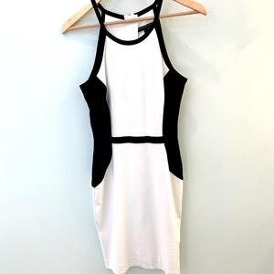 EUC - Black & white Banana Republic dress.